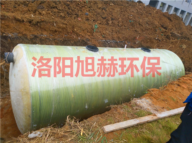 河南焦作玻璃鋼化糞池施工現(xiàn)場